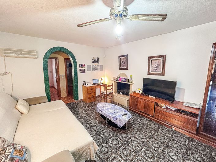 Image No.24-4 Bed Country House for sale