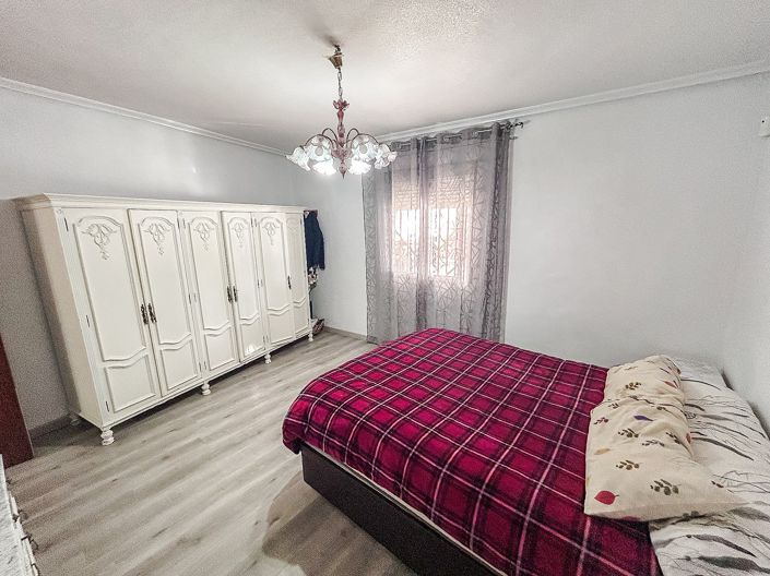 Image No.30-4 Bed Country House for sale