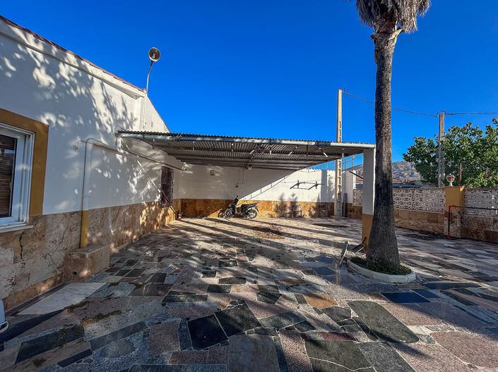 Image No.6-4 Bed Country House for sale