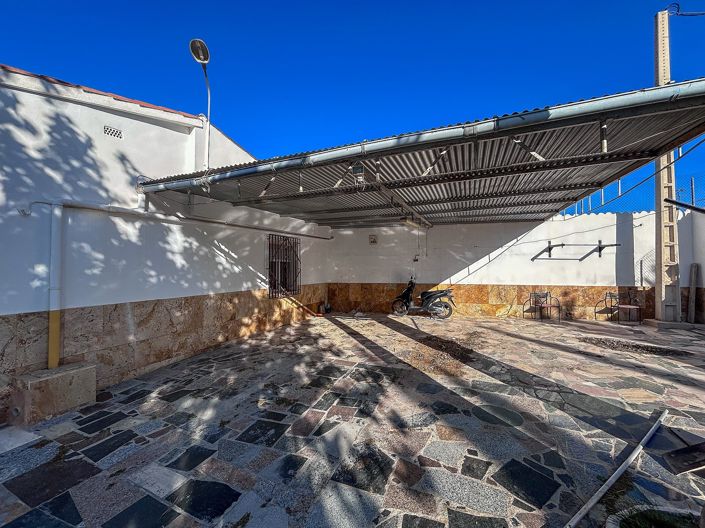 Image No.7-4 Bed Country House for sale