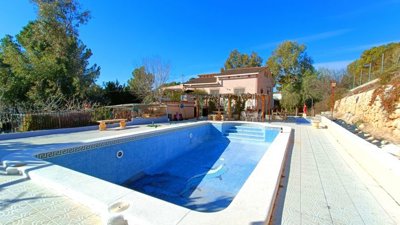 4 Bed Villa for sale