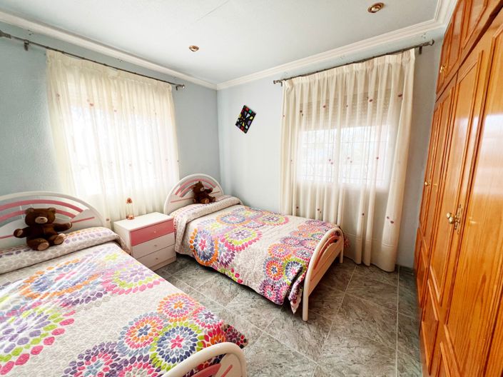 Image No.37-4 Bed Villa for sale