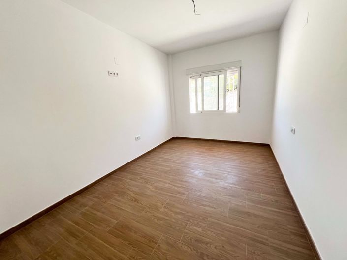 Image No.19-3 Bed Villa for sale