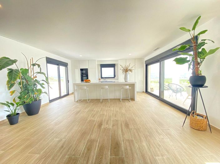 Image No.12-4 Bed Villa for sale