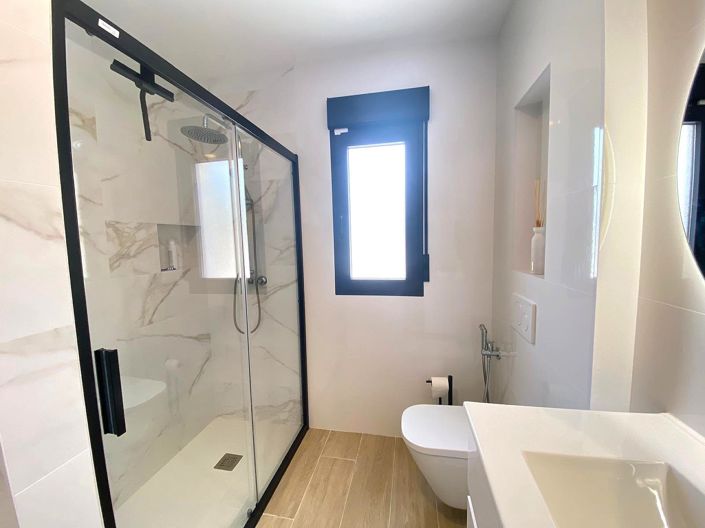 Image No.15-4 Bed Villa for sale