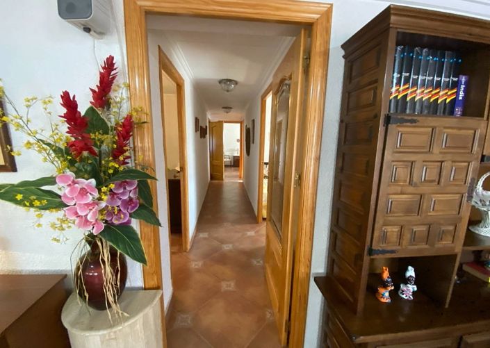 Image No.45-5 Bed Villa for sale