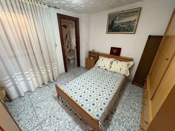 Image No.16-4 Bed Townhouse for sale