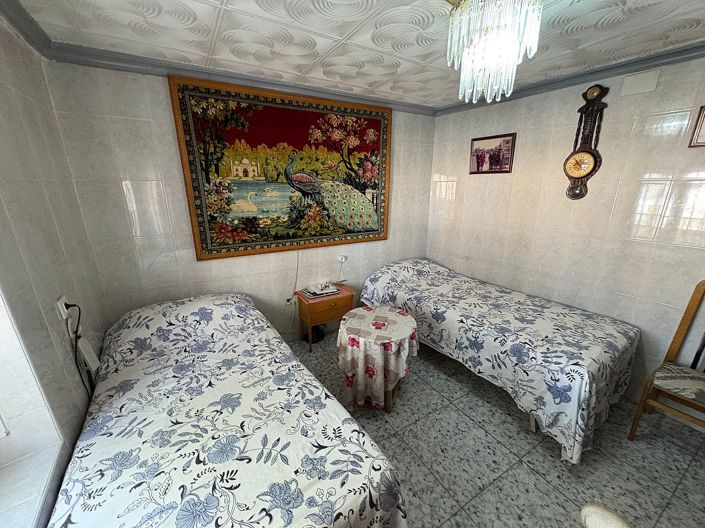 Image No.22-4 Bed Townhouse for sale