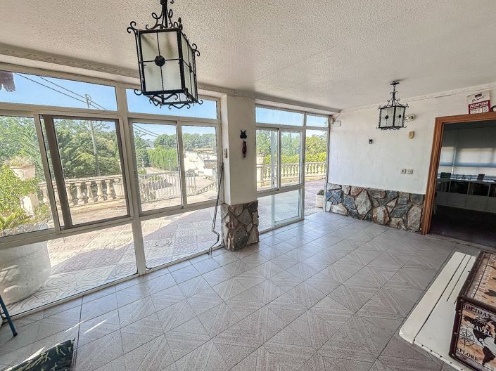 Image No.12-4 Bed Country House for sale