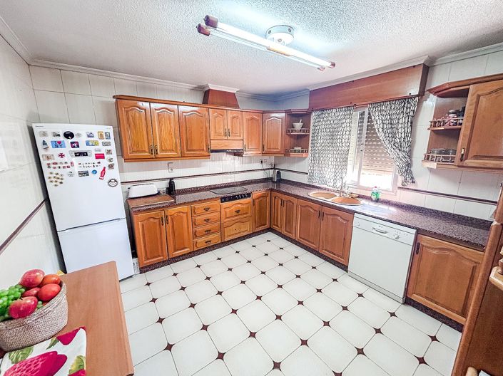 Image No.15-4 Bed Country House for sale