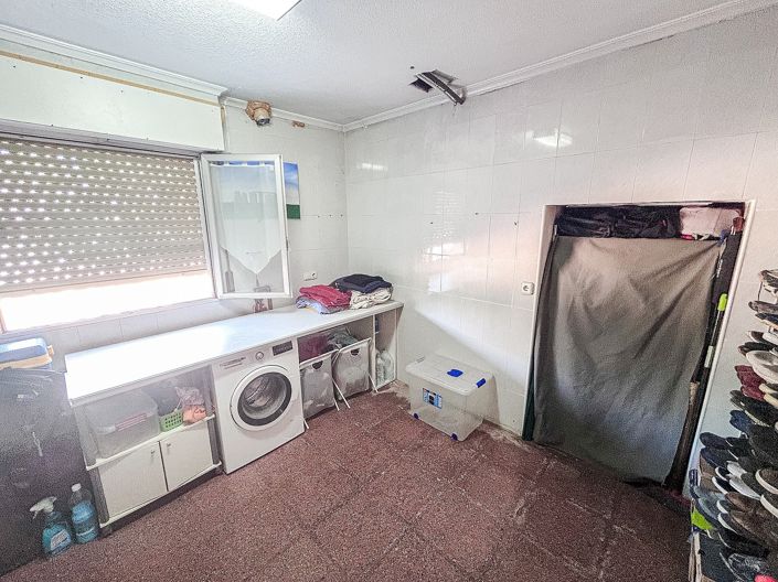 Image No.17-4 Bed Country House for sale