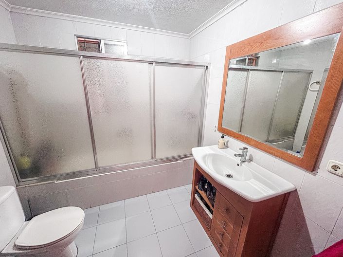 Image No.19-4 Bed Country House for sale