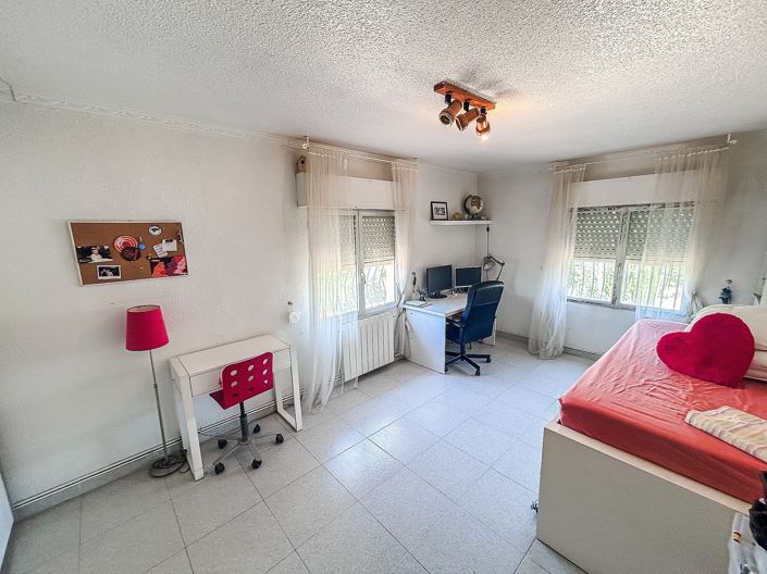 Image No.23-4 Bed Country House for sale