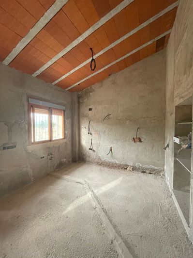 Image No.5-2 Bed Land for sale