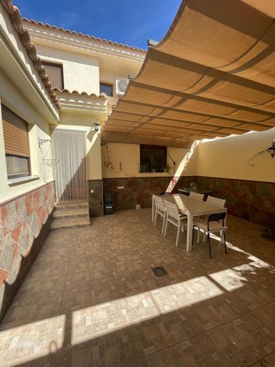 Image No.21-4 Bed Townhouse for sale