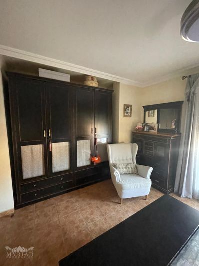 Image No.29-4 Bed Townhouse for sale