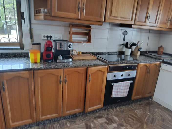 Image No.4-8 Bed Country House for sale