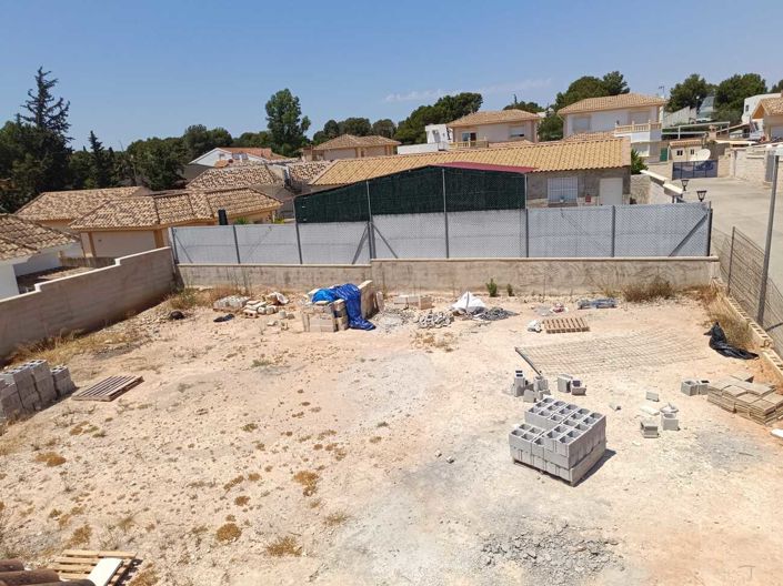 Image No.5-3 Bed Land for sale