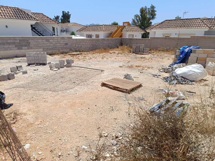 Image No.7-3 Bed Land for sale