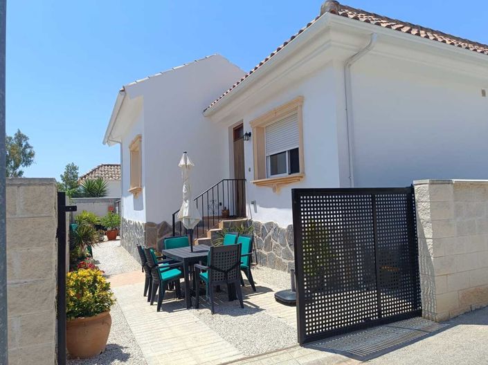 Image No.8-3 Bed Land for sale