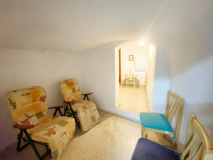 Image No.10-5 Bed House for sale