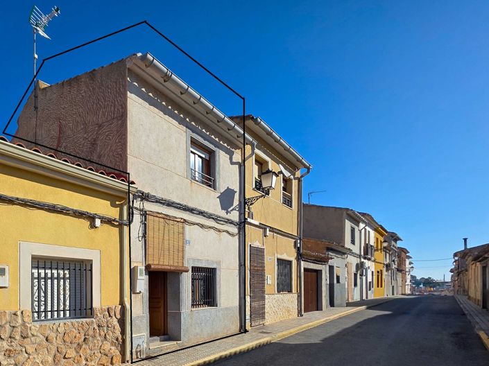 Image No.33-3 Bed Townhouse for sale