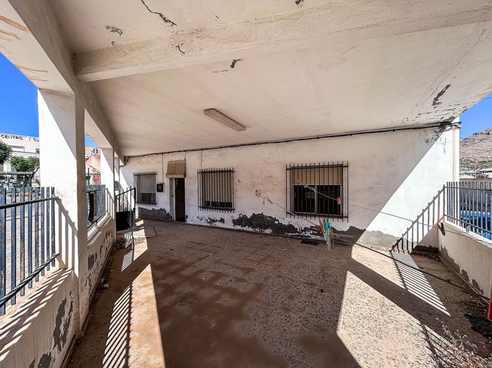 Image No.3-6 Bed Townhouse for sale