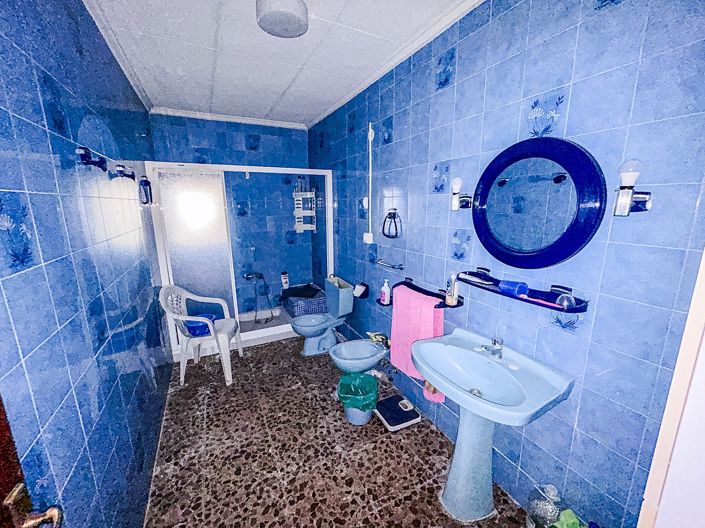 Image No.9-6 Bed Townhouse for sale