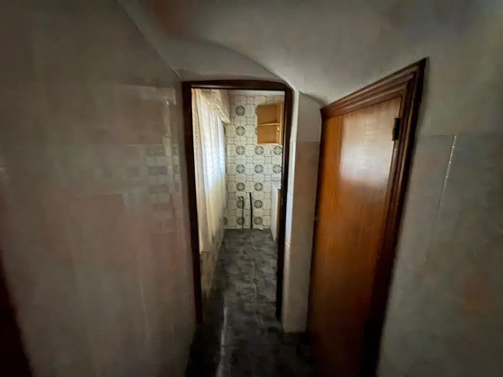 Image No.28-5 Bed Townhouse for sale