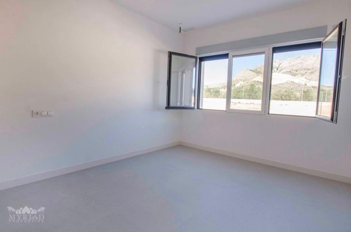 Image No.12-3 Bed Villa for sale