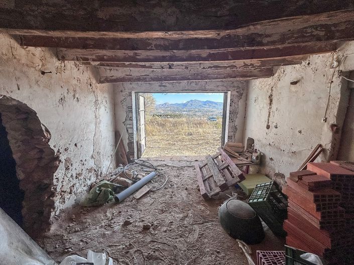 Image No.22-2 Bed Country House for sale