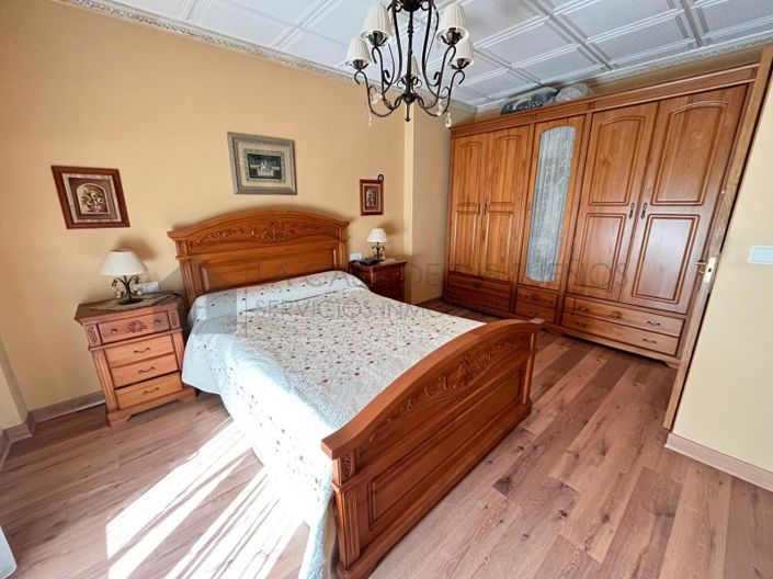 Image No.19-5 Bed Townhouse for sale