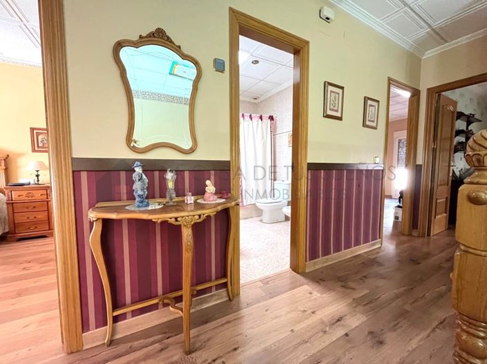 Image No.23-5 Bed Townhouse for sale