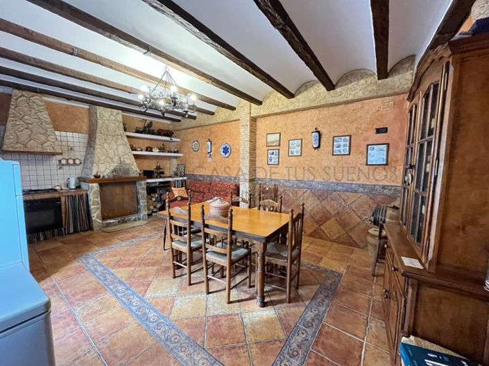 Image No.7-5 Bed Townhouse for sale