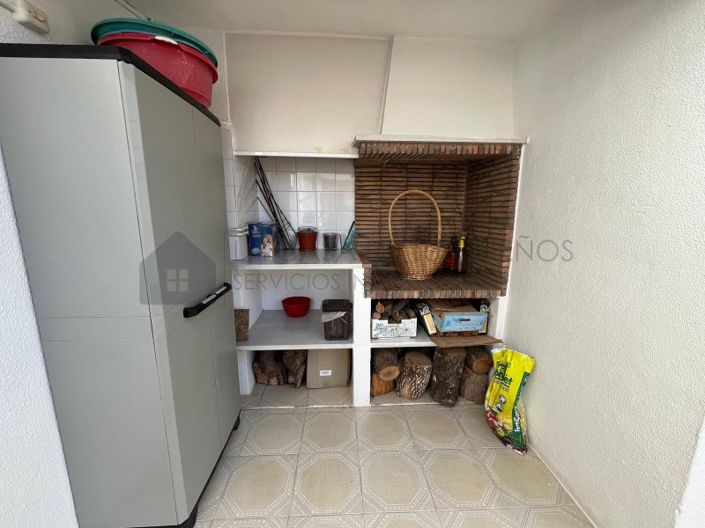 Image No.12-4 Bed Townhouse for sale