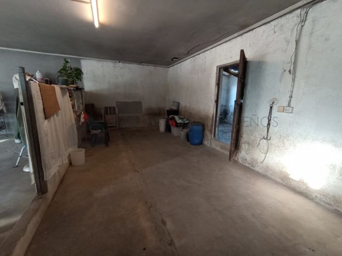 Image No.28-2 Bed Country House for sale