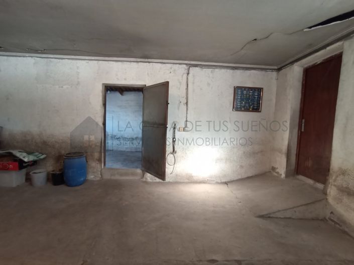 Image No.29-2 Bed Country House for sale