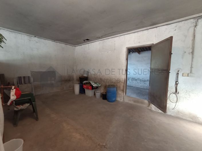 Image No.31-2 Bed Country House for sale