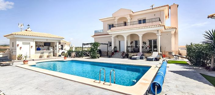 Image No.4-4 Bed Villa for sale