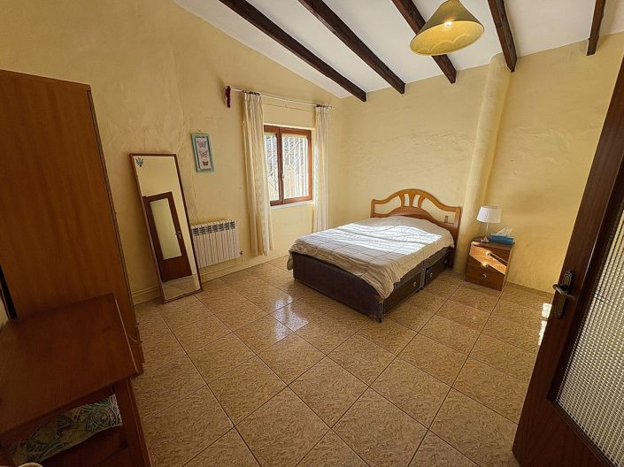 Image No.25-6 Bed Townhouse for sale