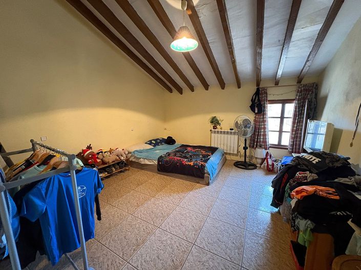 Image No.26-6 Bed Townhouse for sale