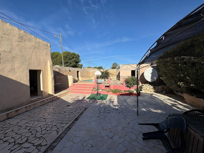 Image No.8-6 Bed Townhouse for sale