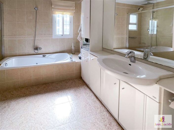 Image No.26-4 Bed Villa for sale