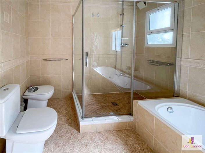 Image No.27-4 Bed Villa for sale