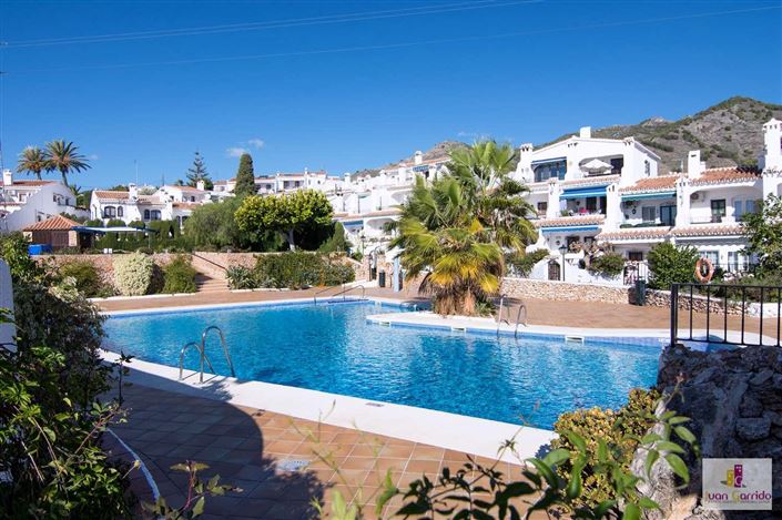 Image No.25-2 Bed Property for sale