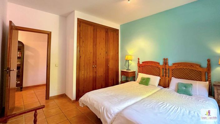 Image No.33-7 Bed Villa for sale