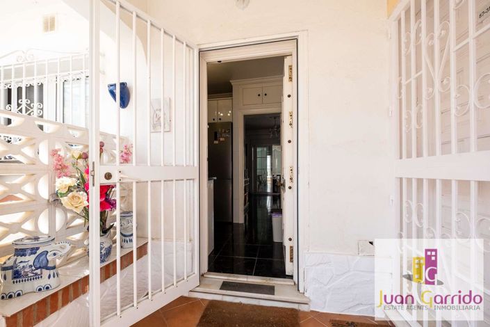 Image No.12-2 Bed Property for sale