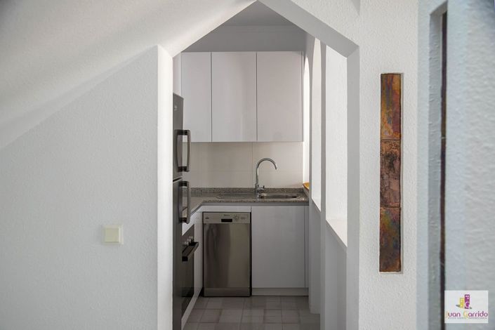 Image No.15-3 Bed Property for sale