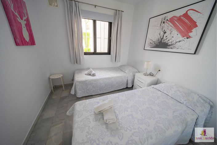 Image No.20-3 Bed Property for sale