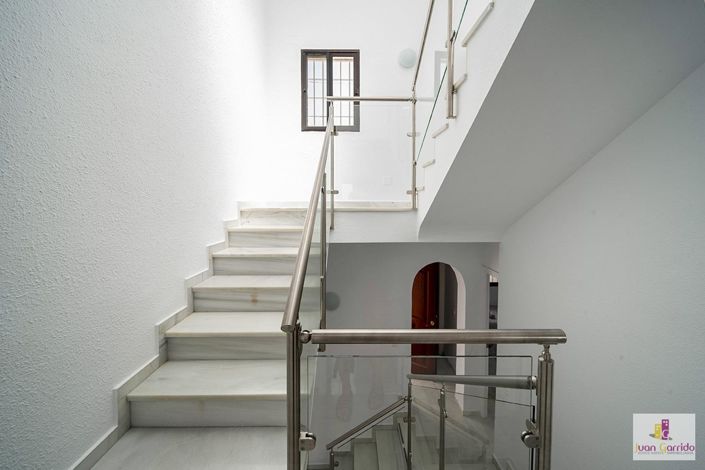 Image No.25-3 Bed Property for sale